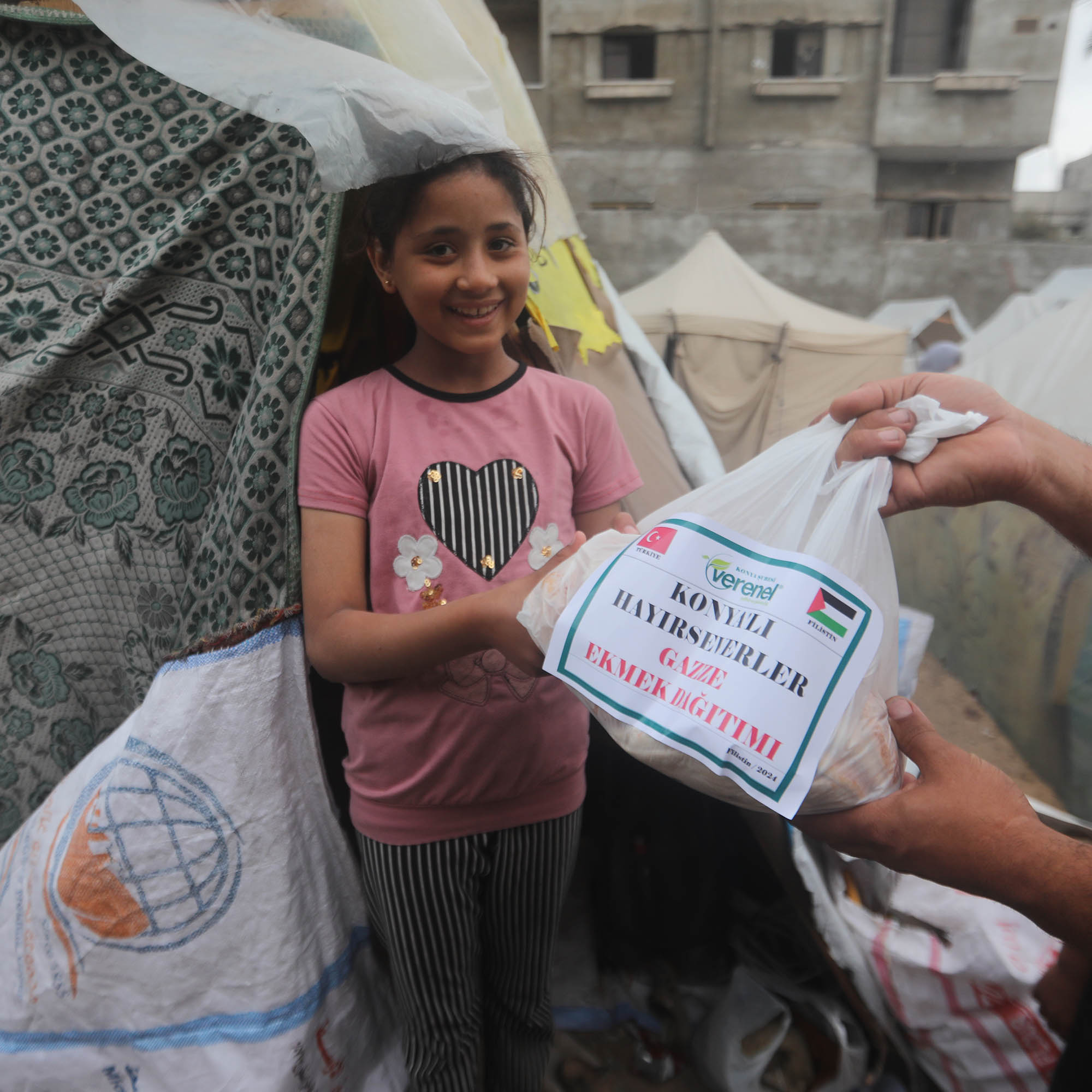 Gazze'de Umudu Yeşerten Ekmek Yardımlarımız Devam Ediyor